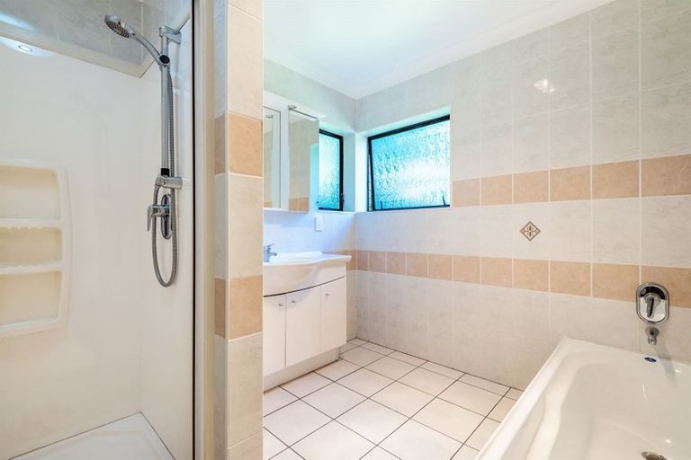 Photo of property in 34 Kereru Grove, Greenhithe, Auckland, 0632