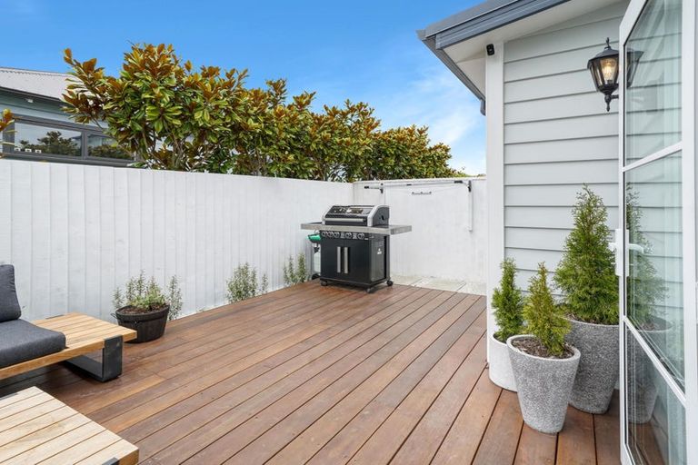 Photo of property in 1/26 Devon Street, Sydenham, Christchurch, 8023