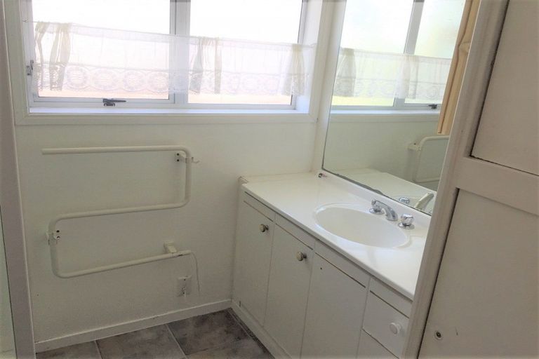 Photo of property in 1/8 Ocean View Road, Weymouth, Auckland, 2103