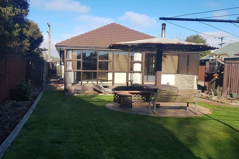 Photo of property in 22 Woodend Road, Woodend, 7610