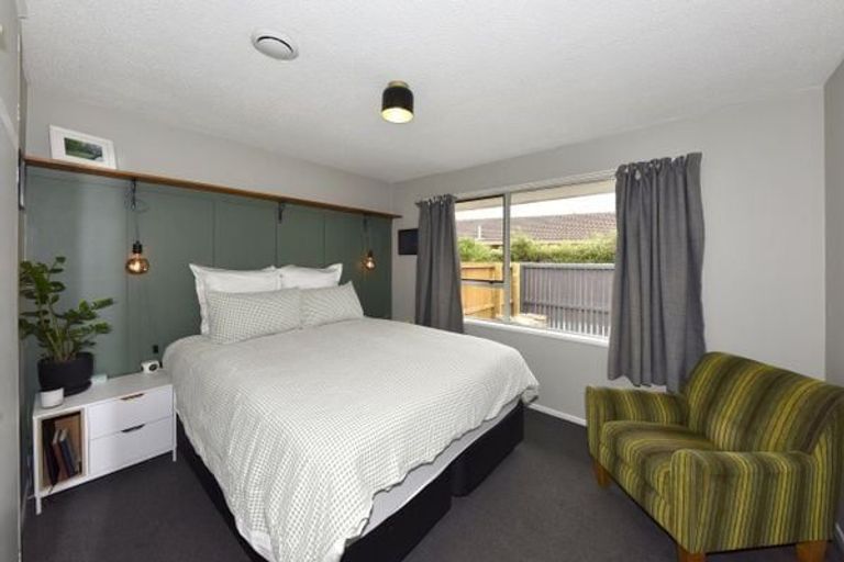 Photo of property in 2/50 Valecrest Avenue, Parklands, Christchurch, 8083