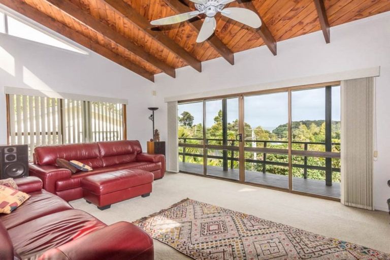 Photo of property in 90 Wood Bay Road, Titirangi, Auckland, 0604