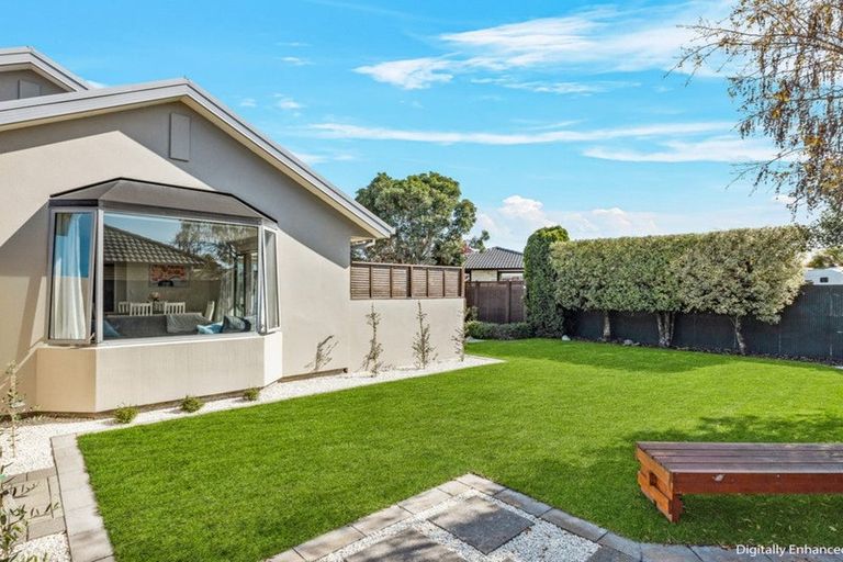 Photo of property in 20 Evergreen Place, Parklands, Christchurch, 8083