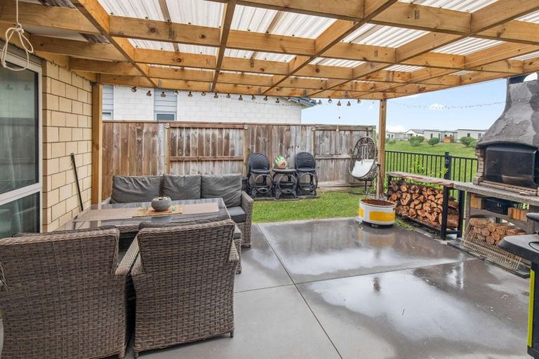 Photo of property in 14 Fuller Street, Papamoa Beach, Papamoa, 3118