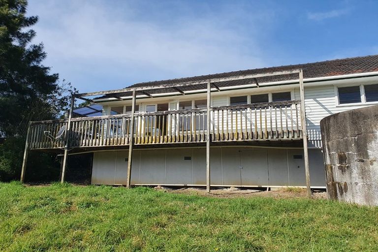 Photo of property in 129 Oteha Road, Fairview Heights, Auckland, 0632