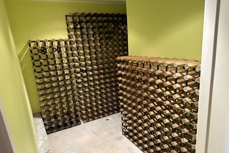 Photo of property in 42 Raroa Road, Kelburn, Wellington, 6012