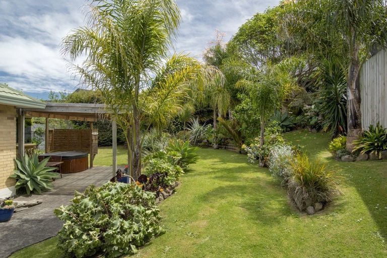 Photo of property in 19 Owen Place, Omokoroa, 3114