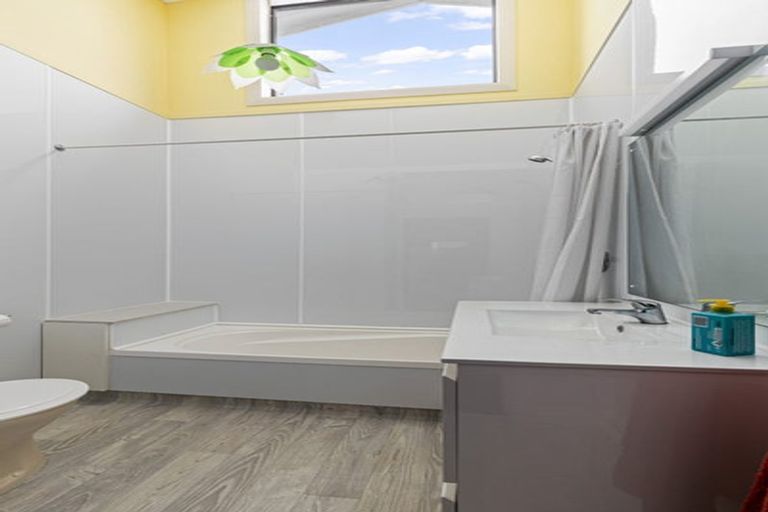 Photo of property in 3 Aratapu Street, Waitara, 4320