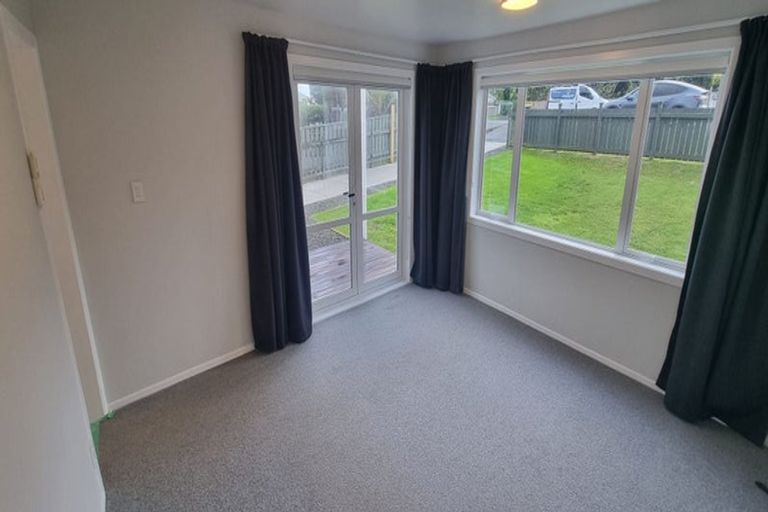 Photo of property in 5 Bay Drive, Titahi Bay, Porirua, 5022