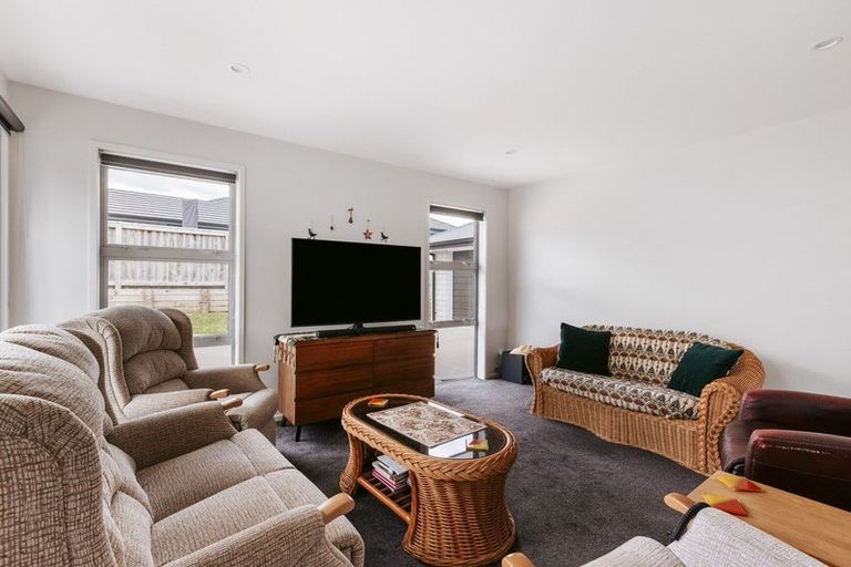 Photo of property in 14 Anglers Way, Omokoroa, 3114