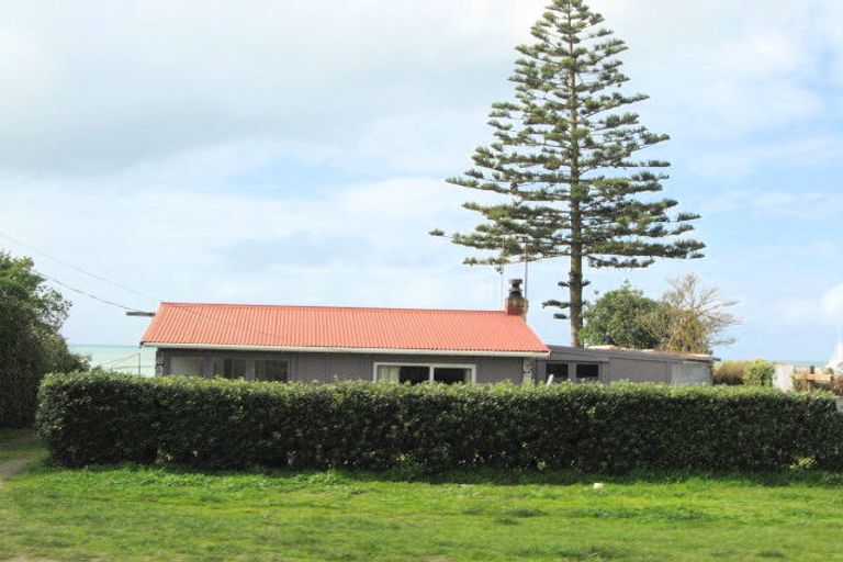 Photo of property in 35 Clifton Road, Haumoana, 4102