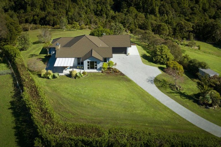 Photo of property in 93 West Ridge Road, Maunu, Whangarei, 0110
