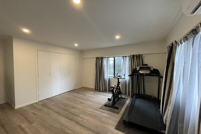 Photo of property in 54 Spence Road, Henderson, Auckland, 0612