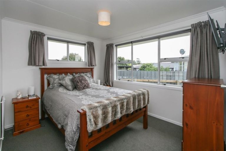Photo of property in 3 Karaka Street, Inglewood, 4330