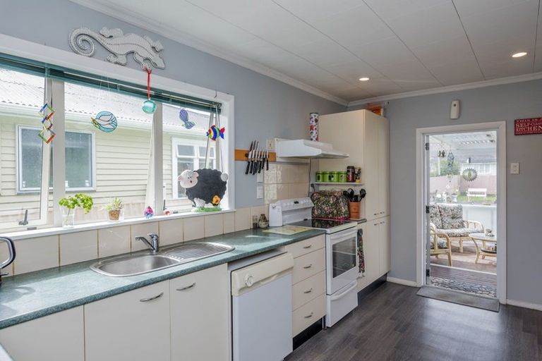 Photo of property in 78 Tiro Tiro Road, Levin, 5510