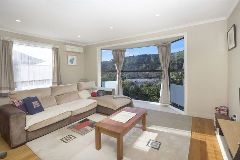 Photo of property in 30 Flinders Road, Heathcote Valley, Christchurch, 8022