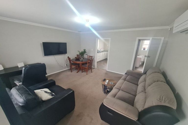 Photo of property in Totara Flats, 2/1007 Fergusson Drive, Clouston Park, Upper Hutt, 5018