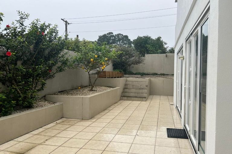 Photo of property in 17a The Strand, Takapuna, Auckland, 0622