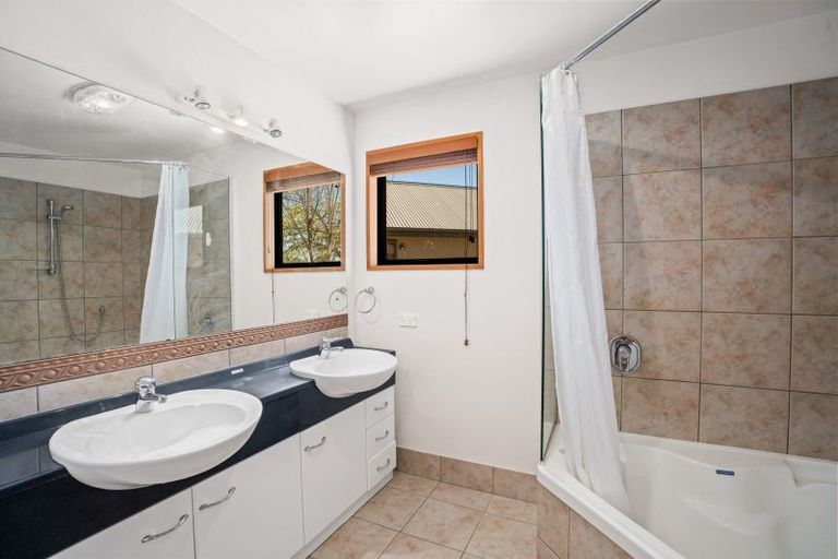 Photo of property in 36 Ruru Lane, Wanaka, 9382