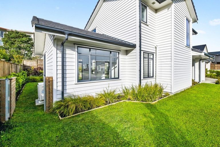 Photo of property in 21 Couldrey Crescent, Red Beach, 0932