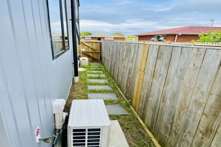 Photo of property in 11e Mandarin Place, Half Moon Bay, Auckland, 2012