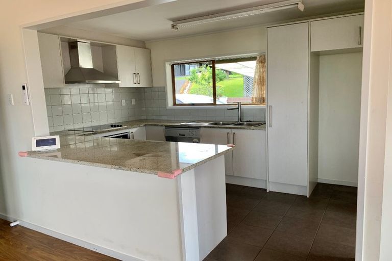 Photo of property in 5 Panorama Court, Red Beach, 0932