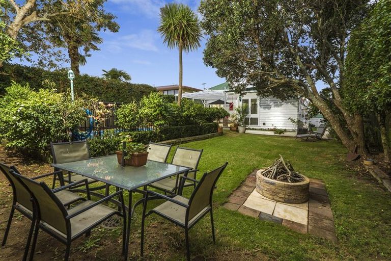 Photo of property in 7 Tui Glen Road, Birkenhead, Auckland, 0626