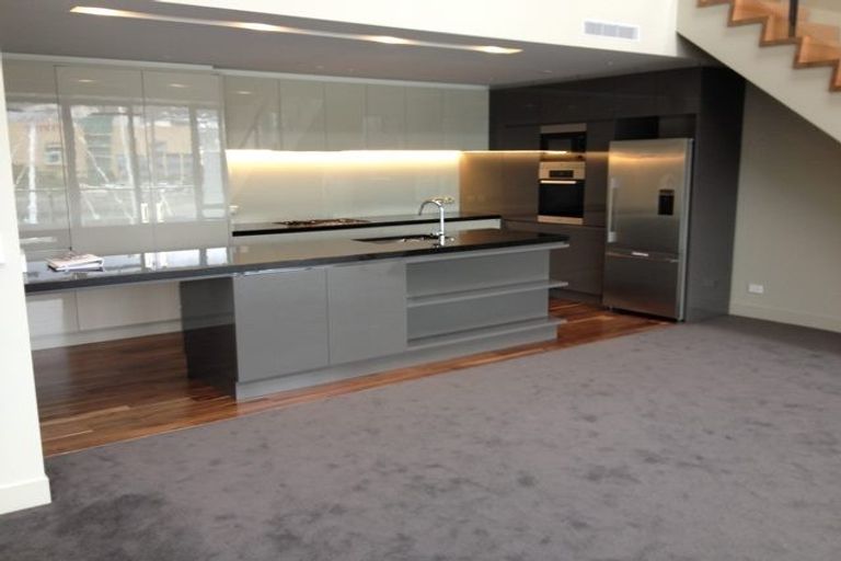 Photo of property in Clyde Quay Wharf, 3b/5 Clyde Quay Wharf, Te Aro, Wellington, 6011