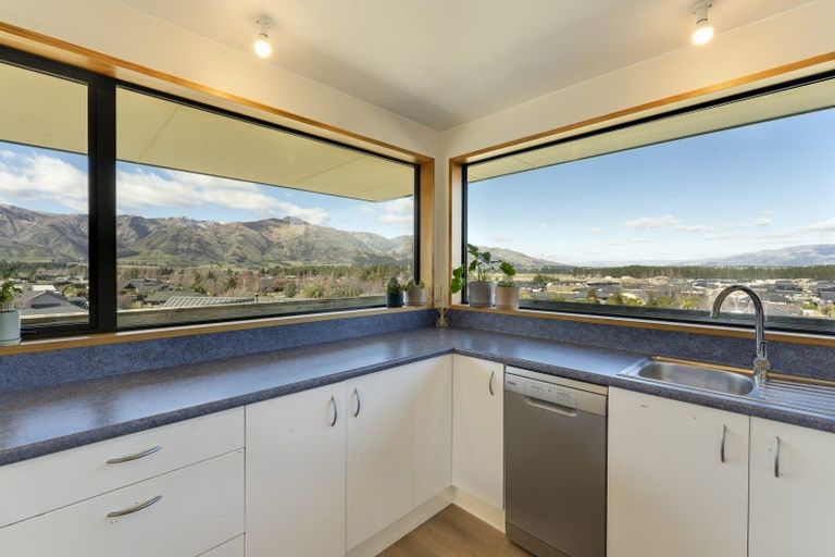 Photo of property in 8 Mary Lane, Lake Hawea, Wanaka, 9382