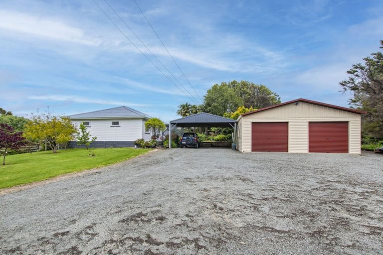 Photo of property in 37 Pahi Road, Paparoa, 0571