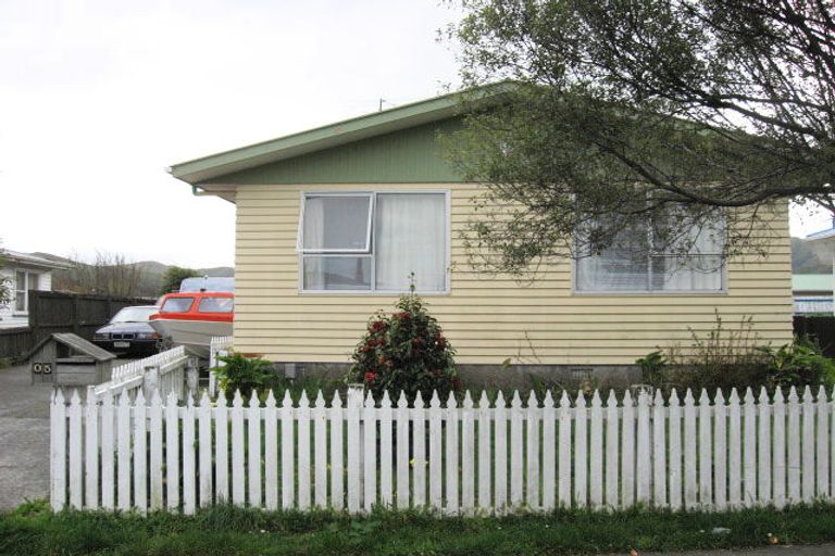 Photo of property in 5 Pencarrow Crescent, Wainuiomata, Lower Hutt, 5014