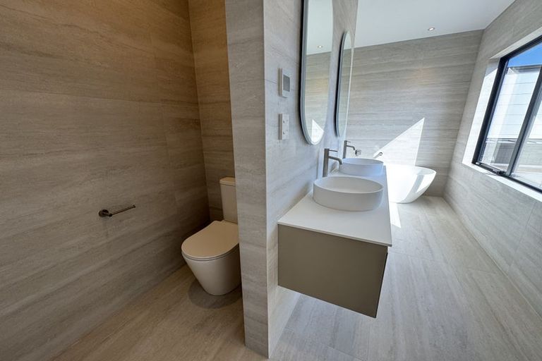 Photo of property in 32 Ridgehill Rise, Flat Bush, 2019