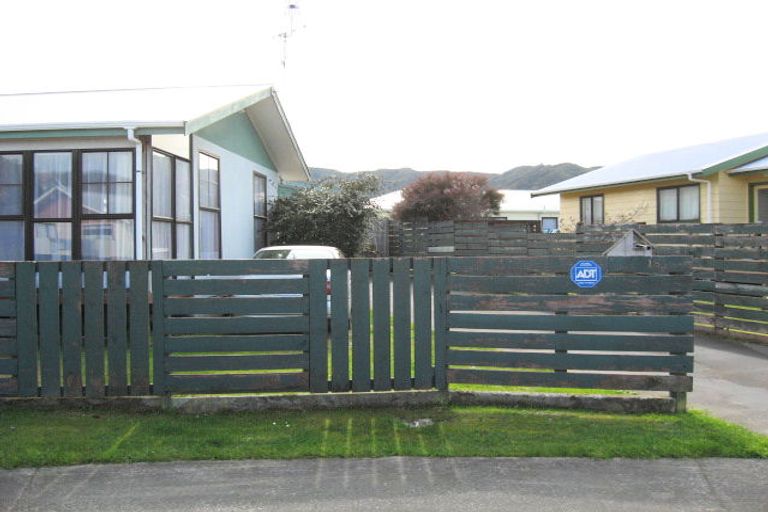 Photo of property in 18 Weymouth Grove, Wainuiomata, Lower Hutt, 5014