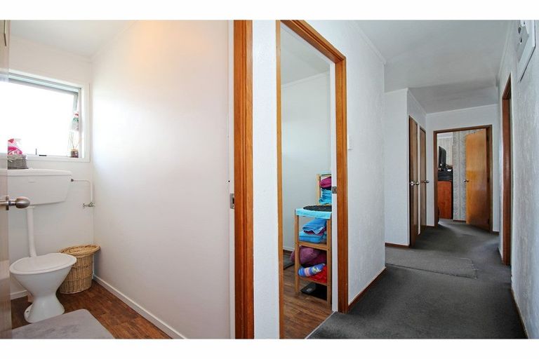 Photo of property in 130 Mahia Road, Wattle Downs, Auckland, 2103