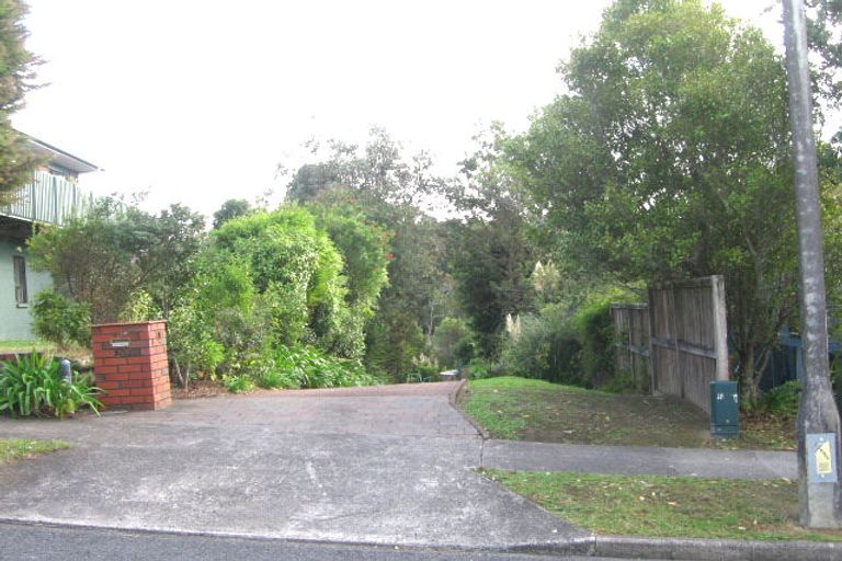 Photo of property in 20 Portsea Place, Chatswood, Auckland, 0626