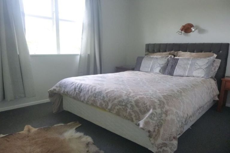 Photo of property in 6 Wyndham Road, Pinehaven, Upper Hutt, 5019