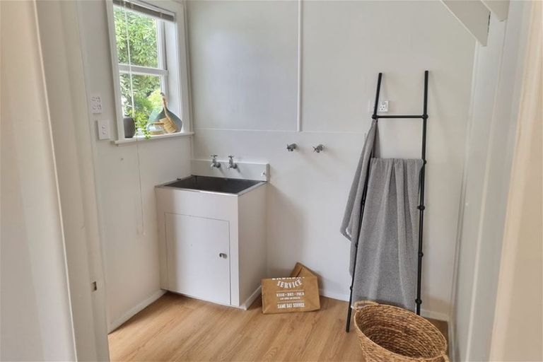 Photo of property in 30 Goldsmith Crescent, Levin, 5510