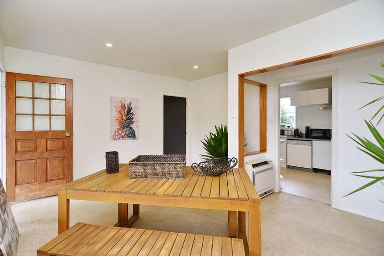 Photo of property in 27 Heathglen Avenue, Parklands, Christchurch, 8083