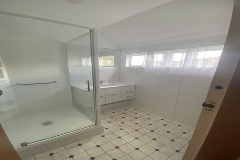 Photo of property in 2/41 Taupata Street, Redcliffs, Christchurch, 8081