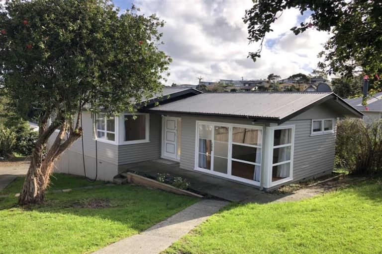 Photo of property in 594 Glenfield Road, Bayview, Auckland, 0629