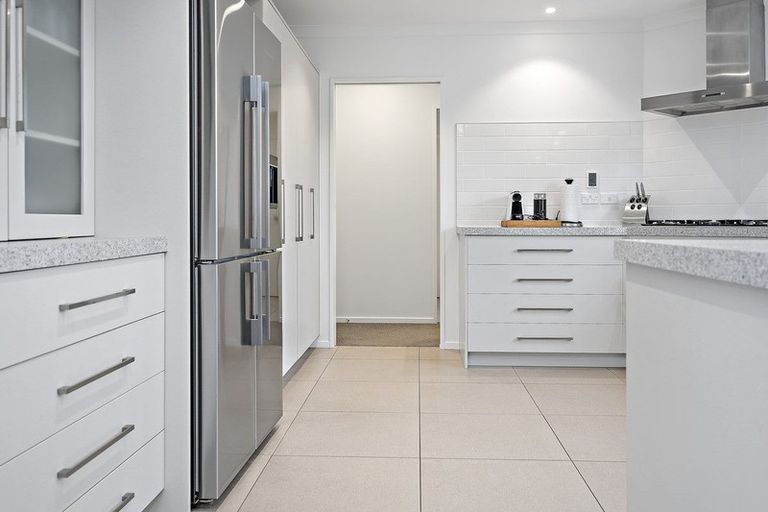 Photo of property in 13 Twin Willow Close, Cambridge, 3434