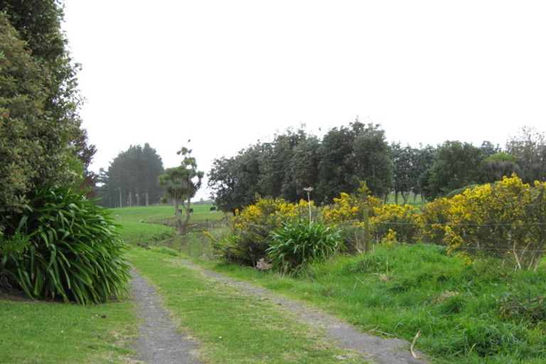 Photo of property in 1 Cumming Street, Okato, 4335