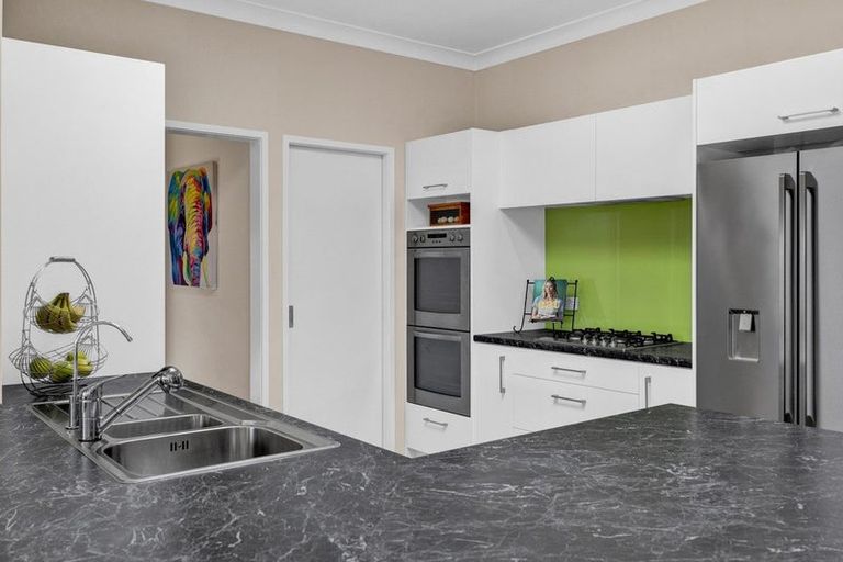 Photo of property in 4 Collins Street, Hawera, 4610