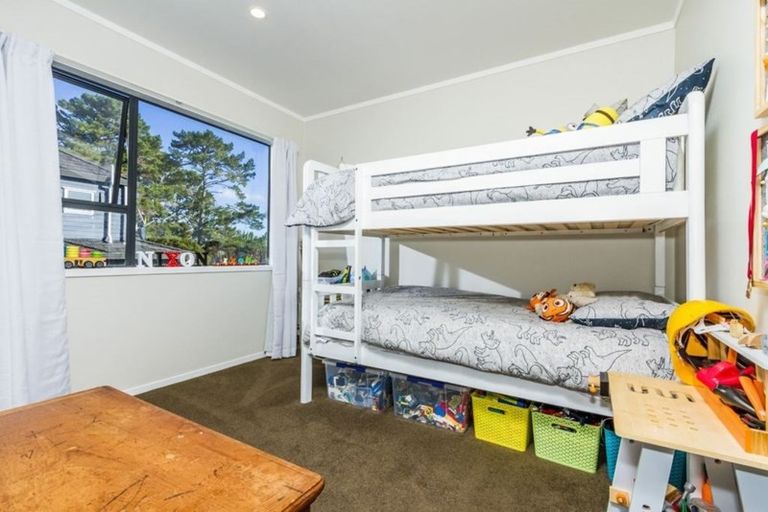 Photo of property in 1/28 Capilano Place, Glenfield, Auckland, 0629