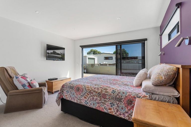 Photo of property in 114 Tamaki Road, Whangamata, 3620
