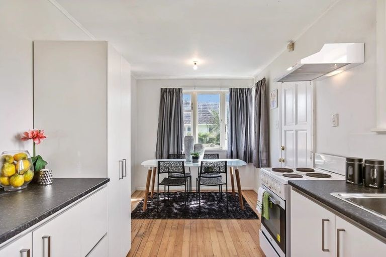 Photo of property in 27 Watts Road, Manurewa, Auckland, 2102