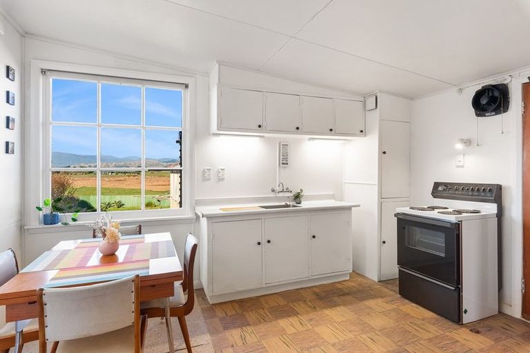 Photo of property in 36 Gawler Street, Te Horo Beach, Otaki, 5581