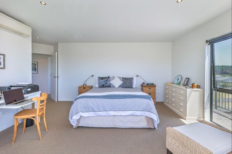 Photo of property in 8 Arataki Grove, Waitarere Beach, Levin, 5510