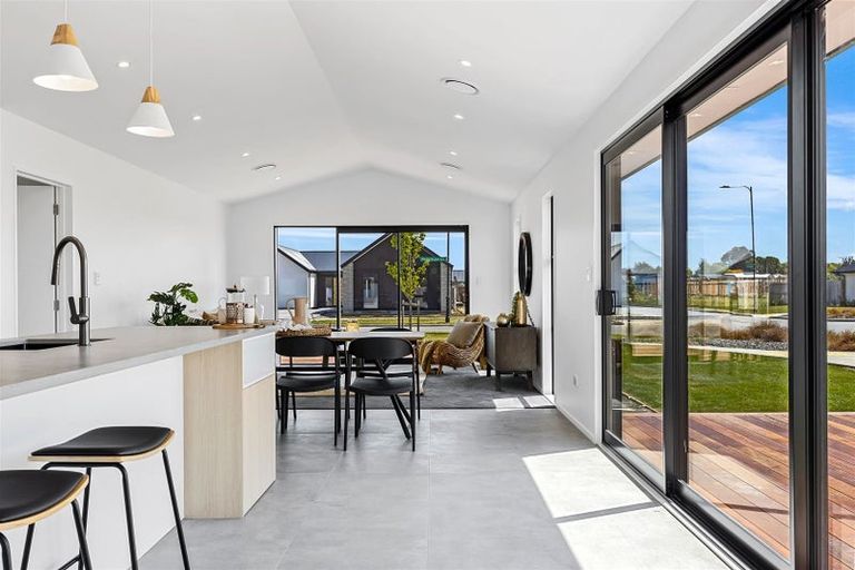 Photo of property in 37 Mcquillan Avenue, Woodend, 7610