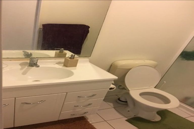 Photo of property in Krisley Court, 1/6 Ambrico Place, New Lynn, Auckland, 0600